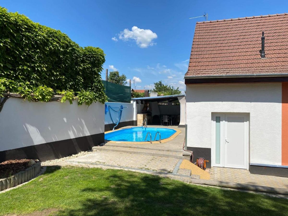 Vila Dum Emma Boretice Exterior photo