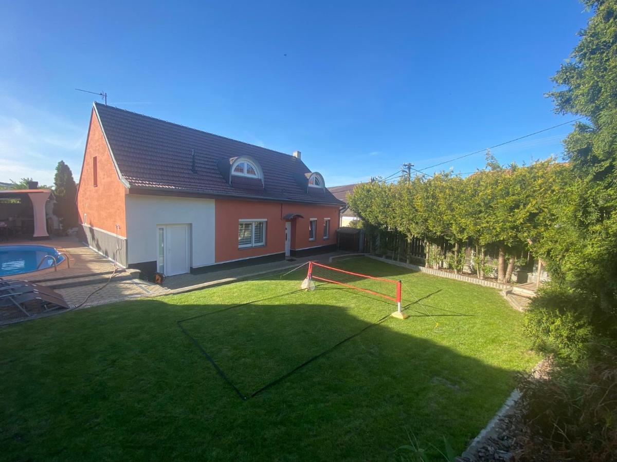 Vila Dum Emma Boretice Exterior photo