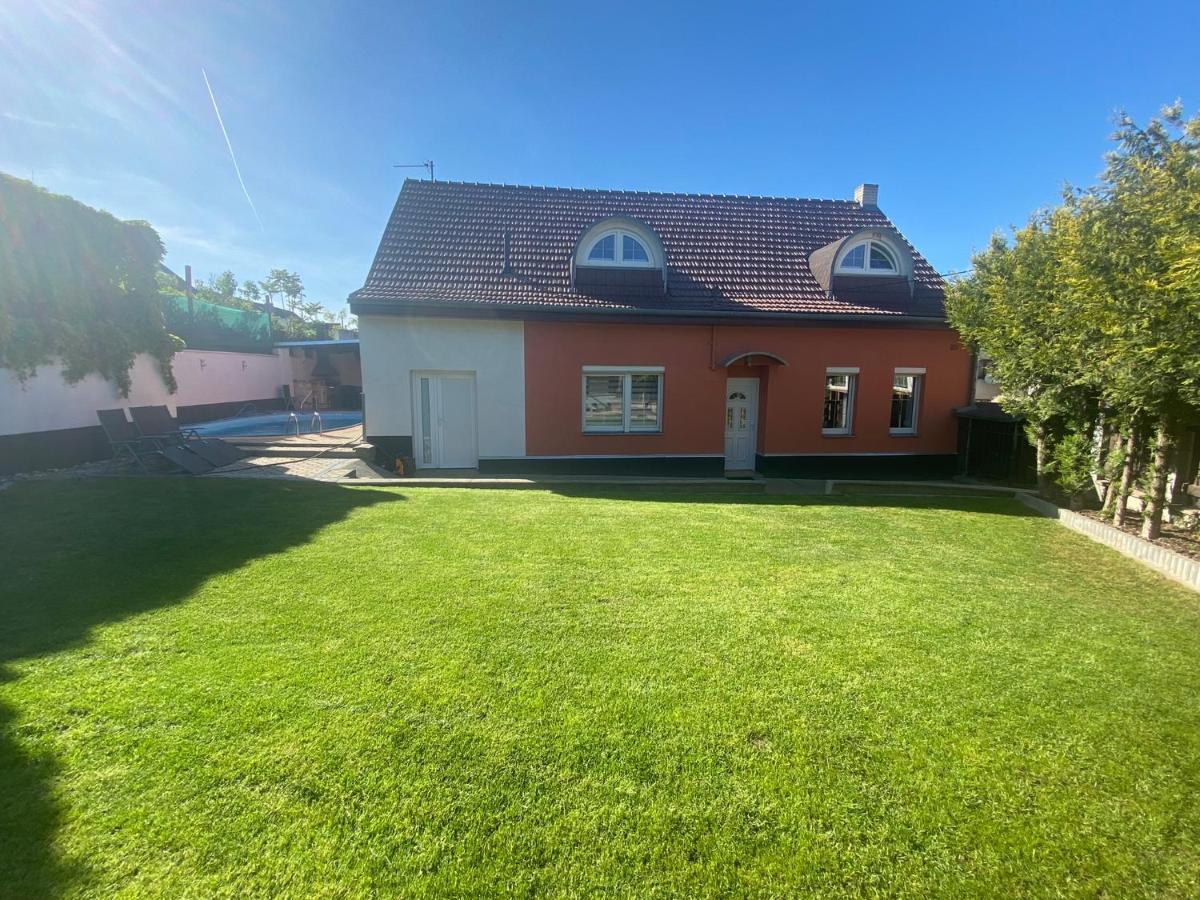 Vila Dum Emma Boretice Exterior photo